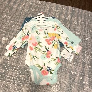 6-9 Month Onesies (4 pack)